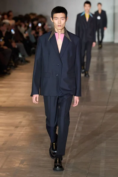 Look 1
